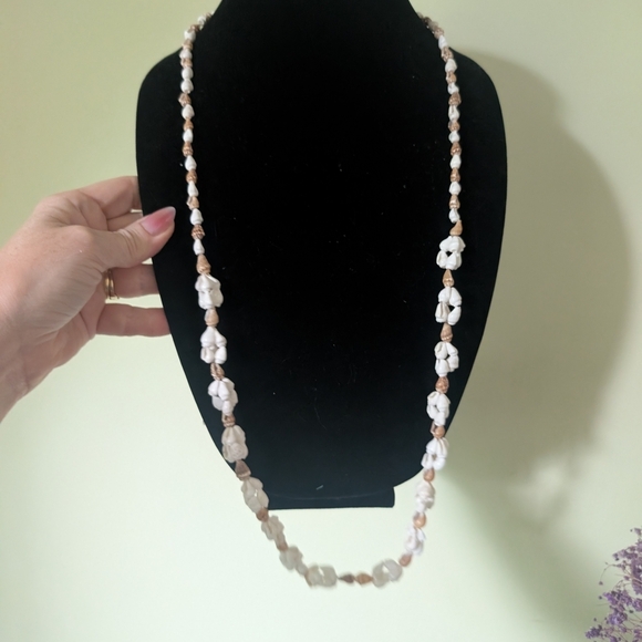 Vintage Boho Shell Necklace - Picture 4 of 8